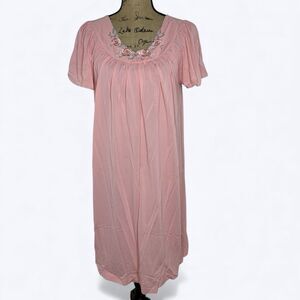 Vintage Shadowline Nylon Nightgown Sz M Pink Embroidered Floral Neck Feminine